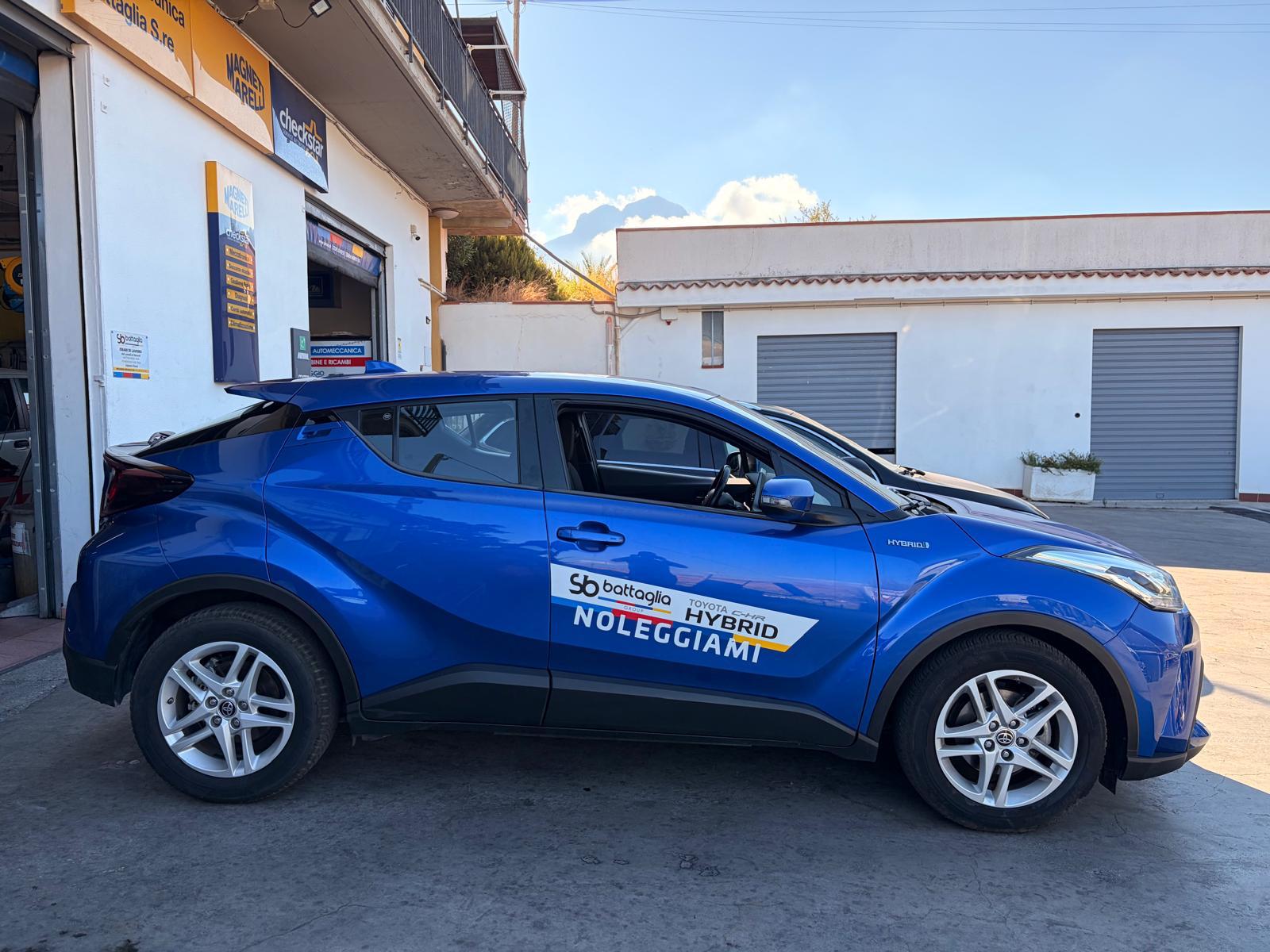 Toyota C-HR Hybrid del noleggio Battaglia